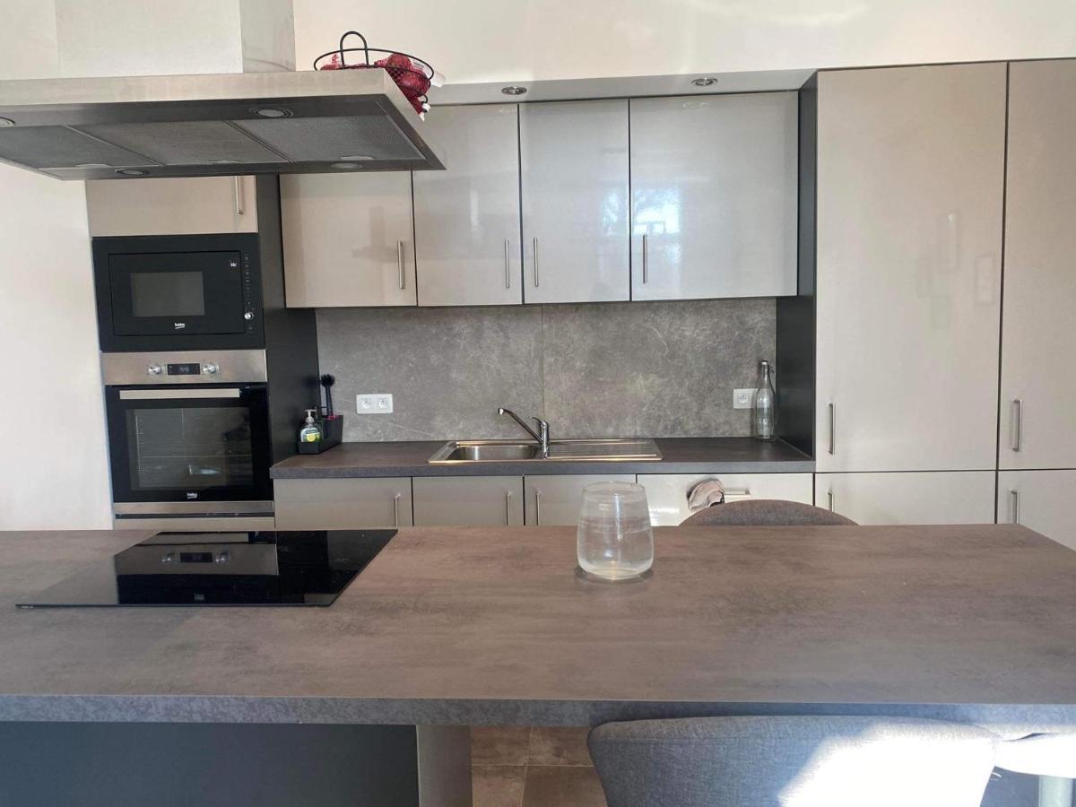 Les Appartements Du Parc Herman Ans Bagian luar foto