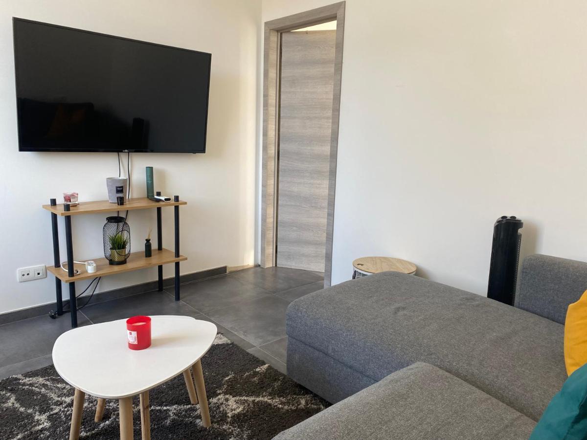 Les Appartements Du Parc Herman Ans Bagian luar foto